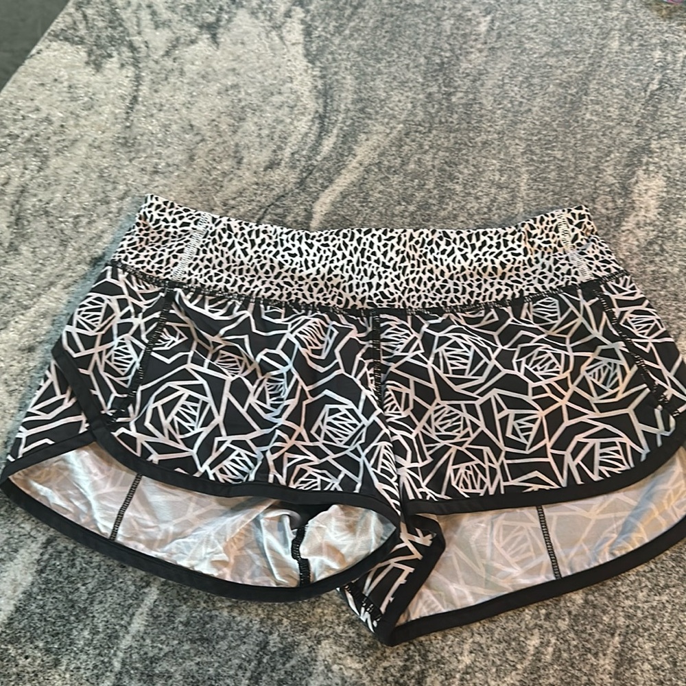 Lululemon Speed Up Short Mid Rise